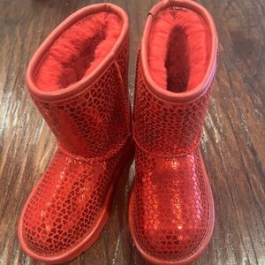 NWOT tag Ugg red heart ❤️ boots